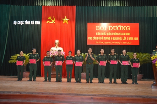 Bộ CHQS tỉnh Hà Nam bồi dưỡng kiến thức quốc phòng, an ninh cho cán bộ đối tượng 4